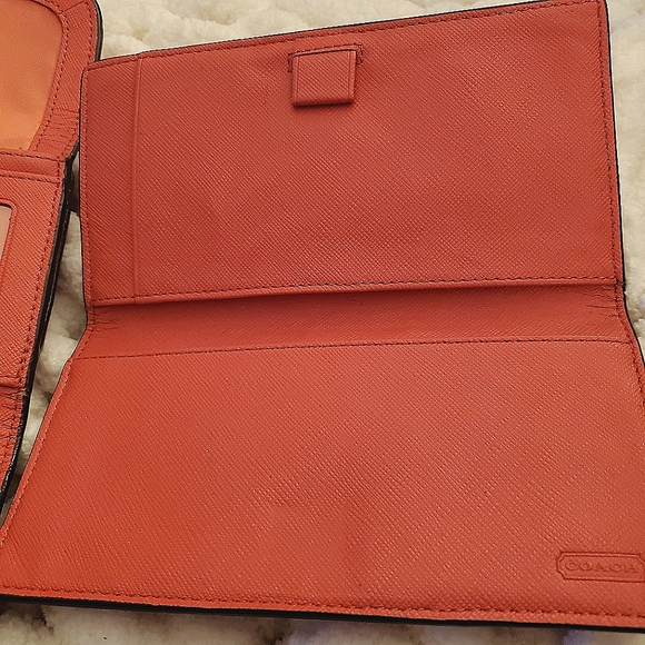 Coach genuine pebbled leather wallet checkbook cover salmon - Picture 4 of 10